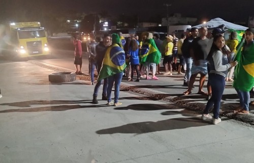 VOLTA A NORMALIDADE: Após três dias de bloqueios de bolsonaristas, Pernambuco não tem interdições em rodovias      Depois de três dias de bloqueios ilegais em rodovias federais, Pernambuco não registra interdições feitas por bolsonaristas em rodovias fede